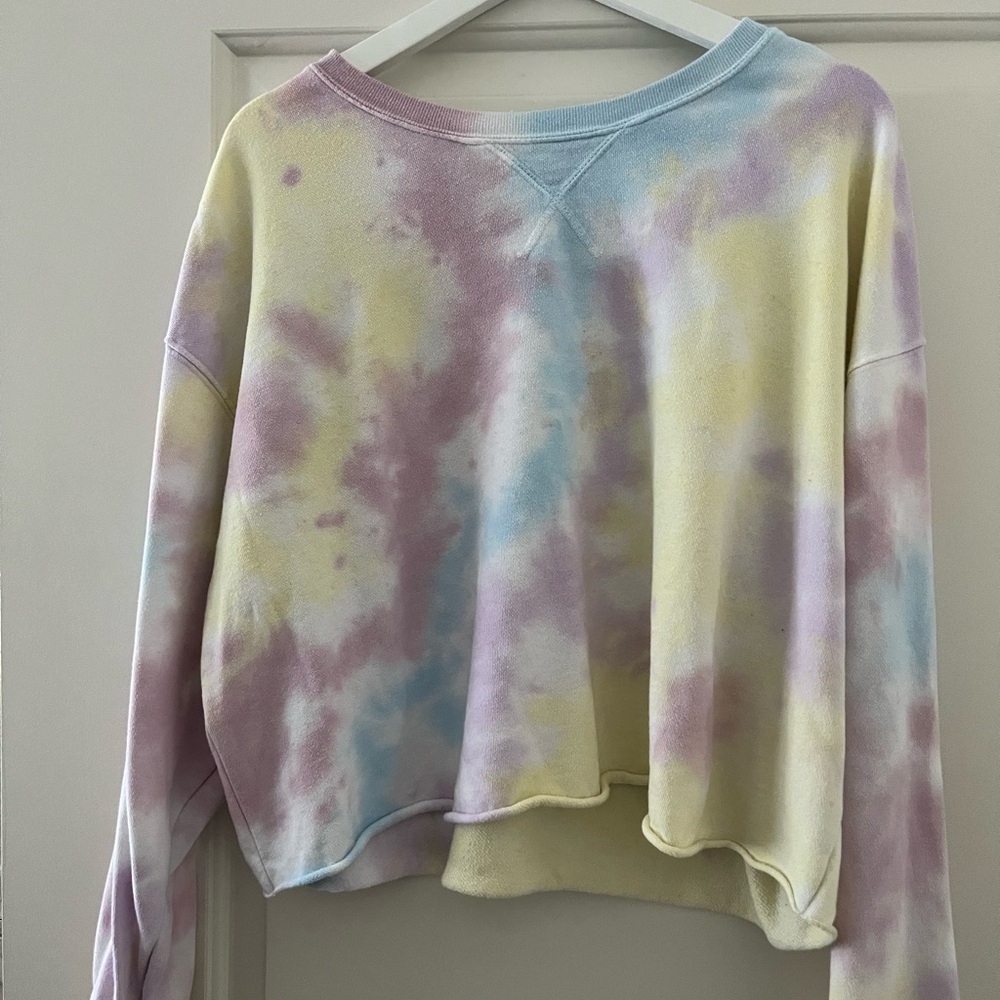 Colsie pastel tie dye cropped sweatshirt
